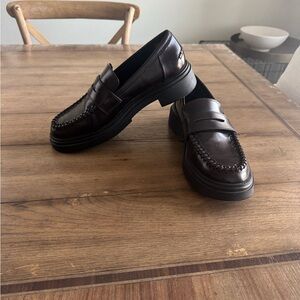 Zara Women's Dark Brown Loafers